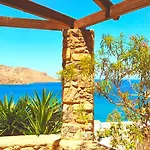 Tatil Evi Elegeo Rockhouse Agia Marina (Leros)