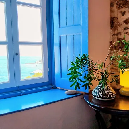 Elegeo Rockhouse Holiday home