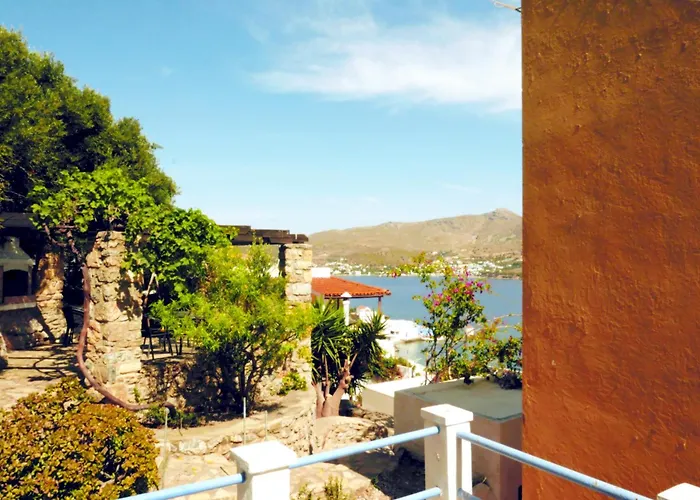 Tatil Evi Elegeo Rockhouse Agia Marina (Leros)