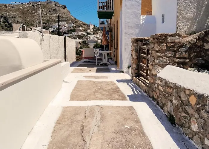 بيت للعطل Elegeo Rockhouse *