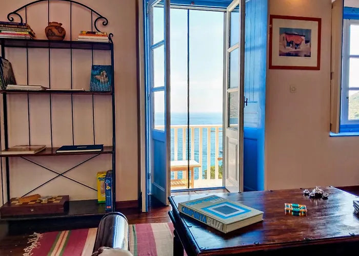 Elegeo Rockhouse * اجيا مارينا